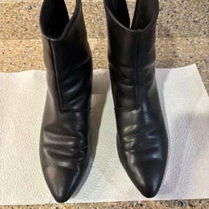 Clarks Black Ankle Boots Sleek Minimalist Style